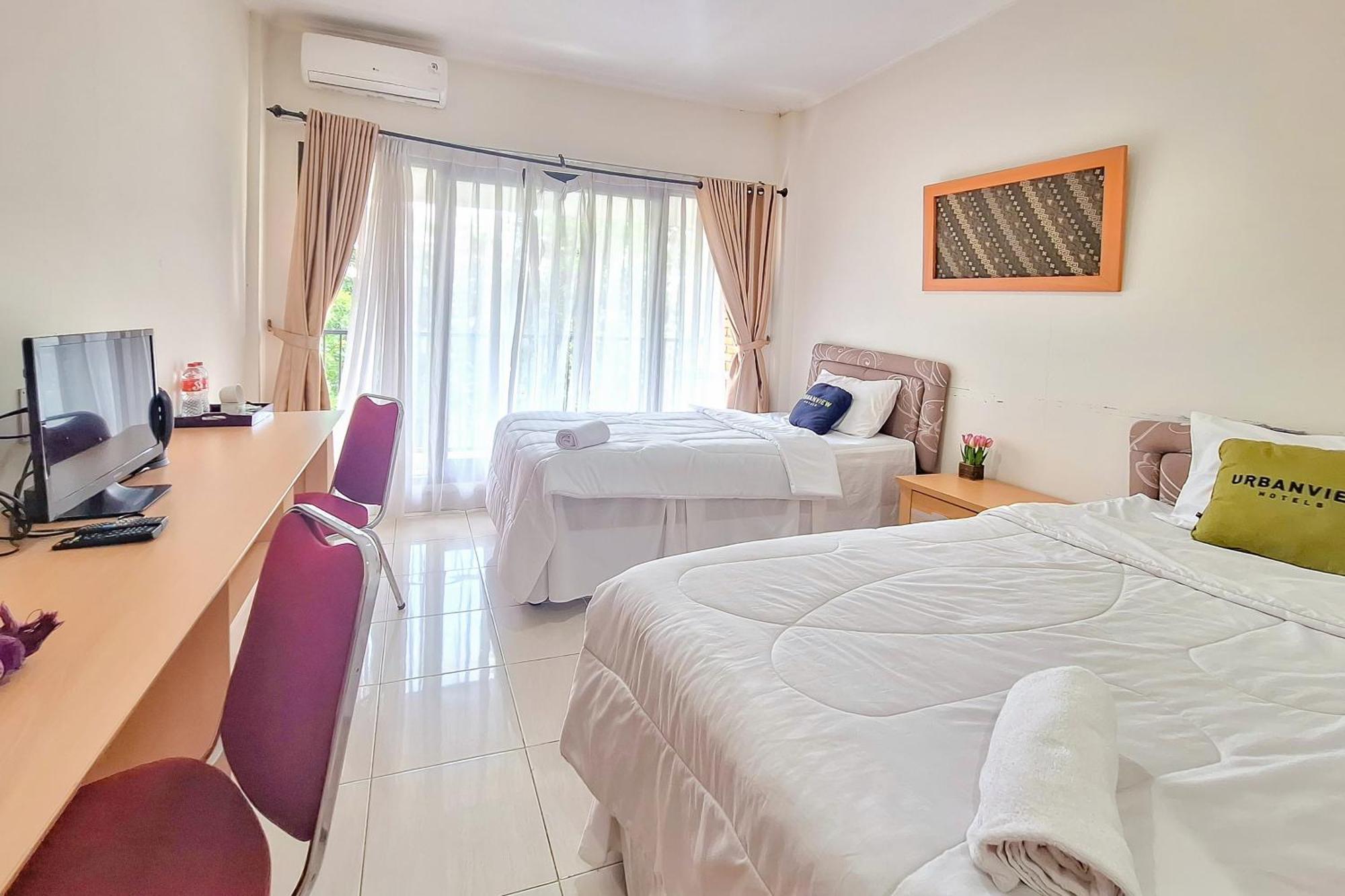 Urbanview Hotel Tridaya Cisarua Puncak Exterior foto